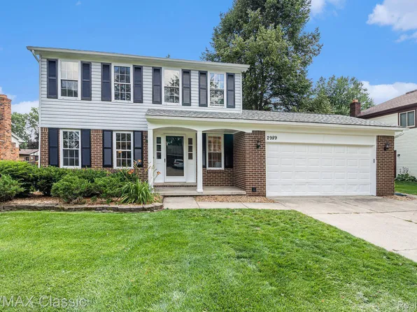 2989 Lessiter Dr, Lake Orion, MI 48360
