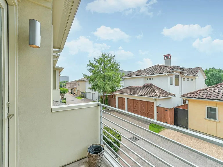 5425A Hidalgo St — Photo 41