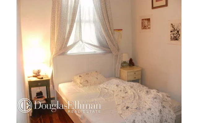 Rented by Douglas Elliman | media 35