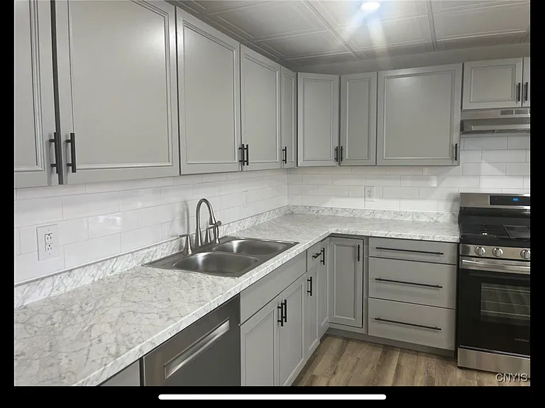 102-104 W Linden St #102 — Photo 8
