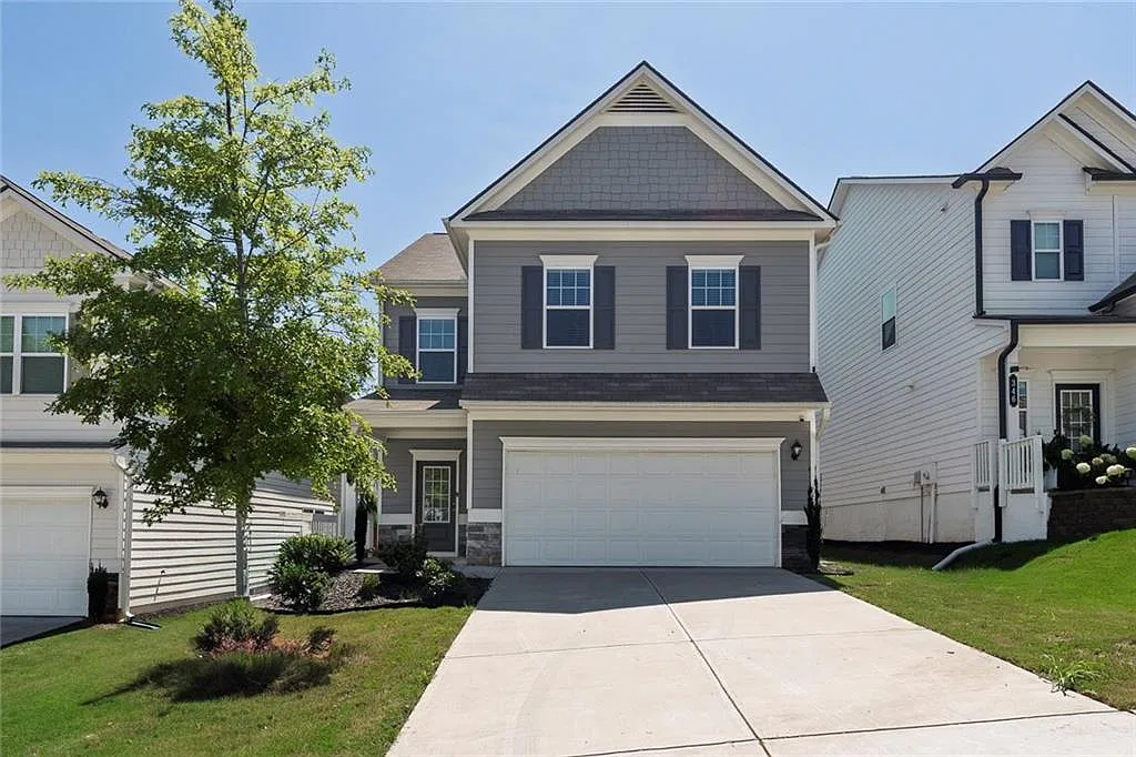 4 bed, 2.5 bath, 2220 sqft, $2,350 — Photo 1