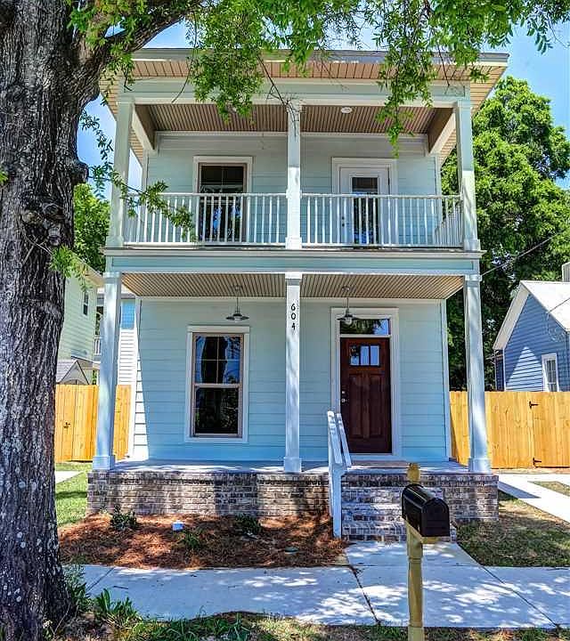 1st image of 604 E Wright St