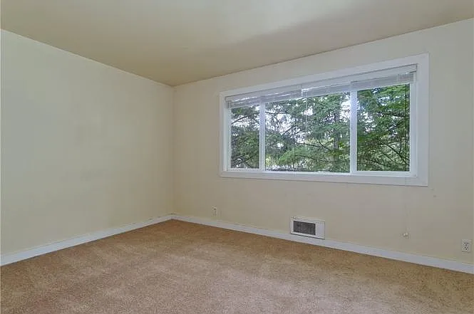 1526 192nd St SE — Photo 4