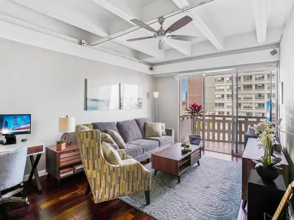 2016 Main St APT 1203, Houston, TX 77002