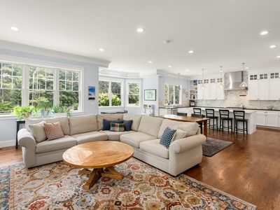 8 Normandie Rd, Dover, MA, 02030