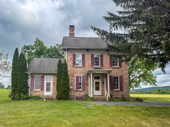 261 Hopeland Rd, Lititz, PA 17543