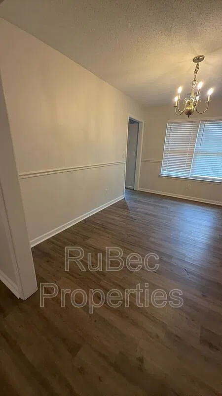 4 bed, 2.5 bath, 1656 sqft, $2,150 — Photo 4