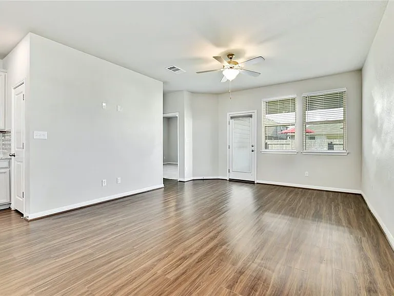 125 Otella St — Photo 5