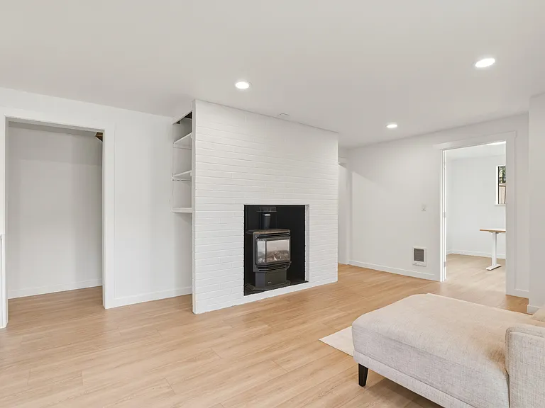 1366 SE High Ridge Ct — Photo 21