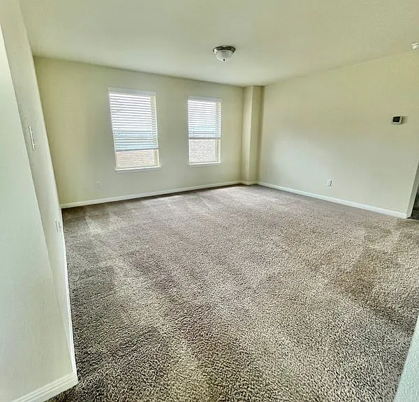 106 Buckthorn Dr — Photo 3