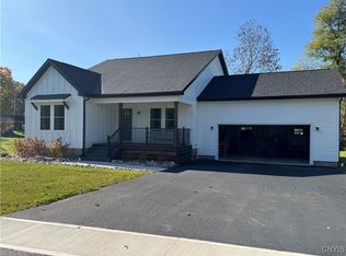 15 Hinman Rd, Pulaski, NY 13142