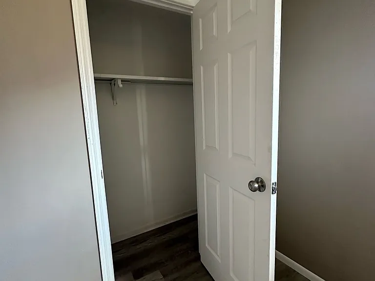 13 Valley Park Dr — Photo 6