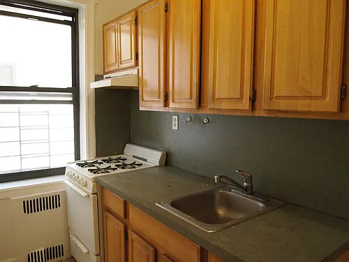 599 W 190th St Photo 1