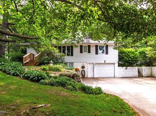 3951 Oak Park Cir SE, Rochester, MN 55904