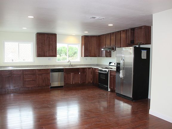4th image of 317 Martha St #1