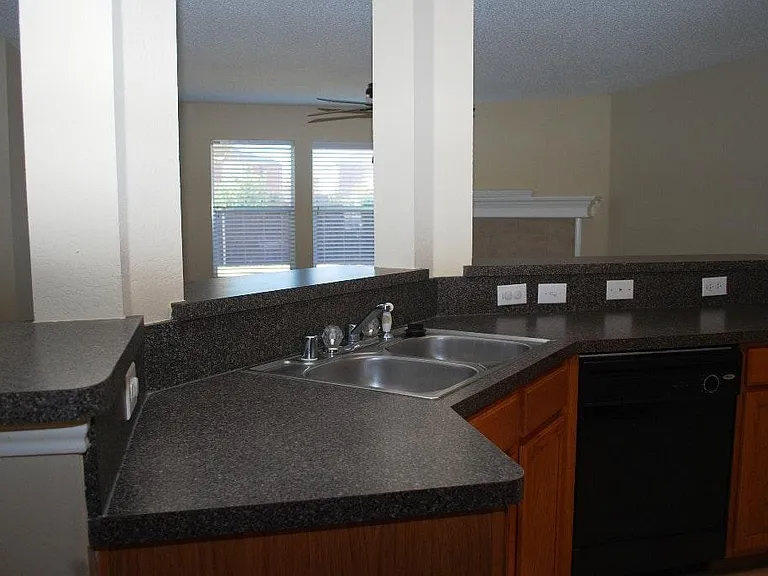 2404 Grover Cleveland Dr — Photo 5