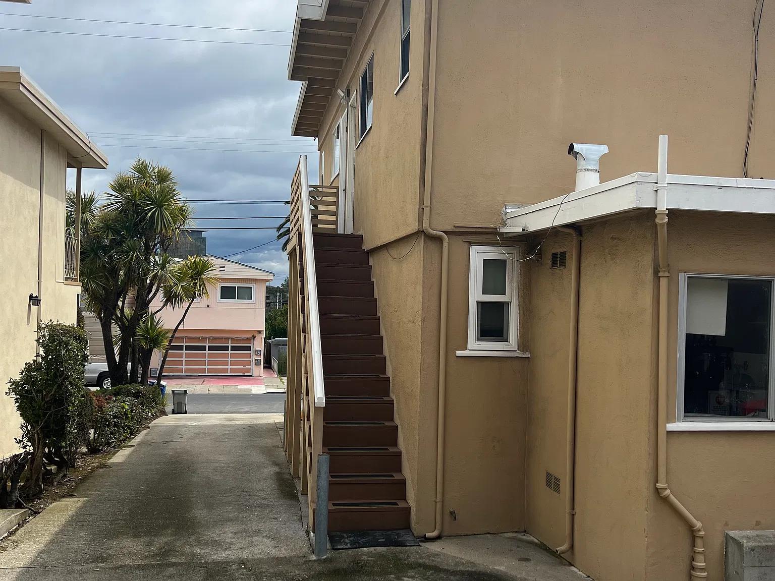 1 bed, $2,400 — Photo 4