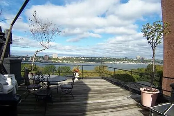 Sold by Ann Ferguson, LLC | media 13