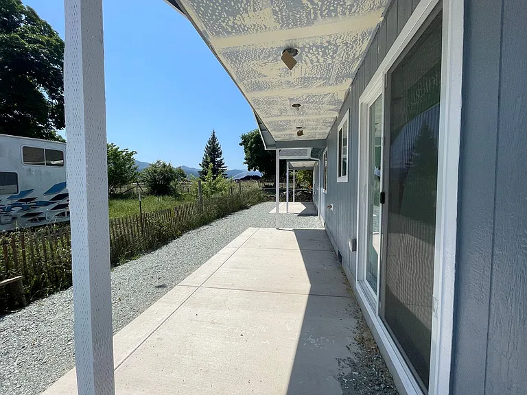 325 W 1st Ave — Photo 4