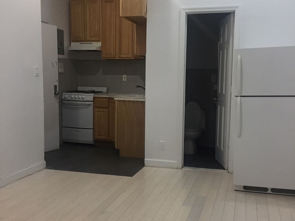 1st image of 64 S Elliott Pl
