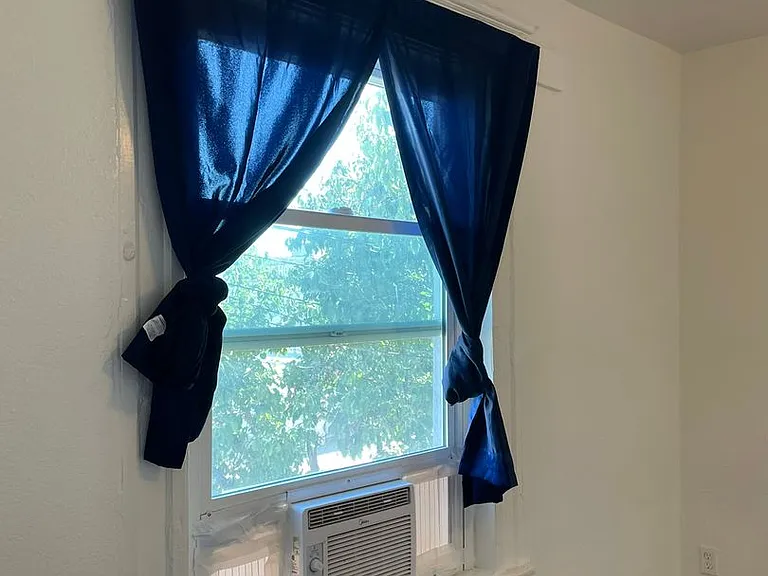 633 W I St — Photo 11