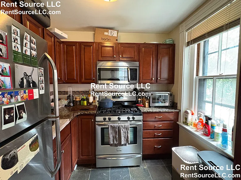 23 Ware St #4 — Photo 5
