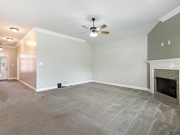 4th image of 23073 Arcwood Dr