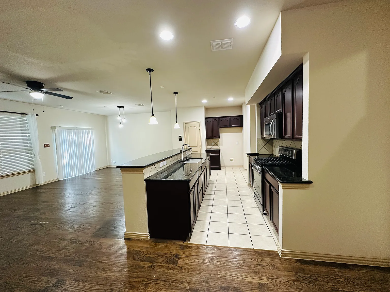 2249 Salado Dr — Photo 3
