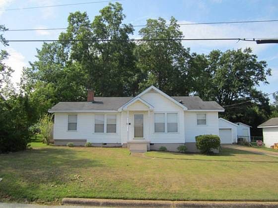 1st image of 2505 23rd St
