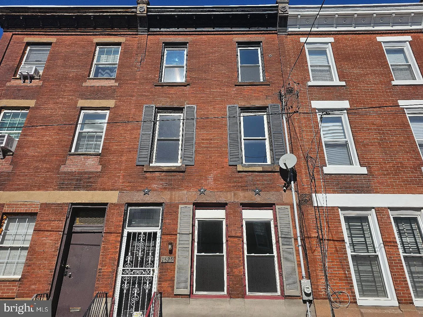 1525 Morris St photo 1