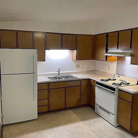 418 Cable St — Photo 17