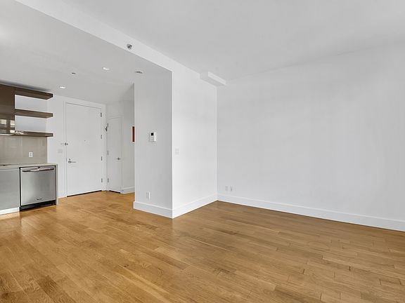 4th image of 2-26 50th Ave #6J