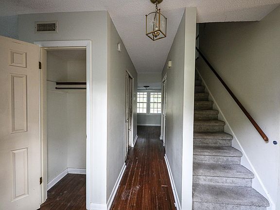 2nd image of 127 Johnstone Ln.