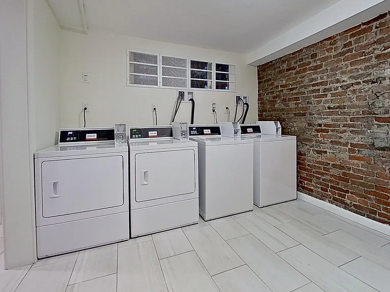 73 Brighton Ave #5 — Photo 22