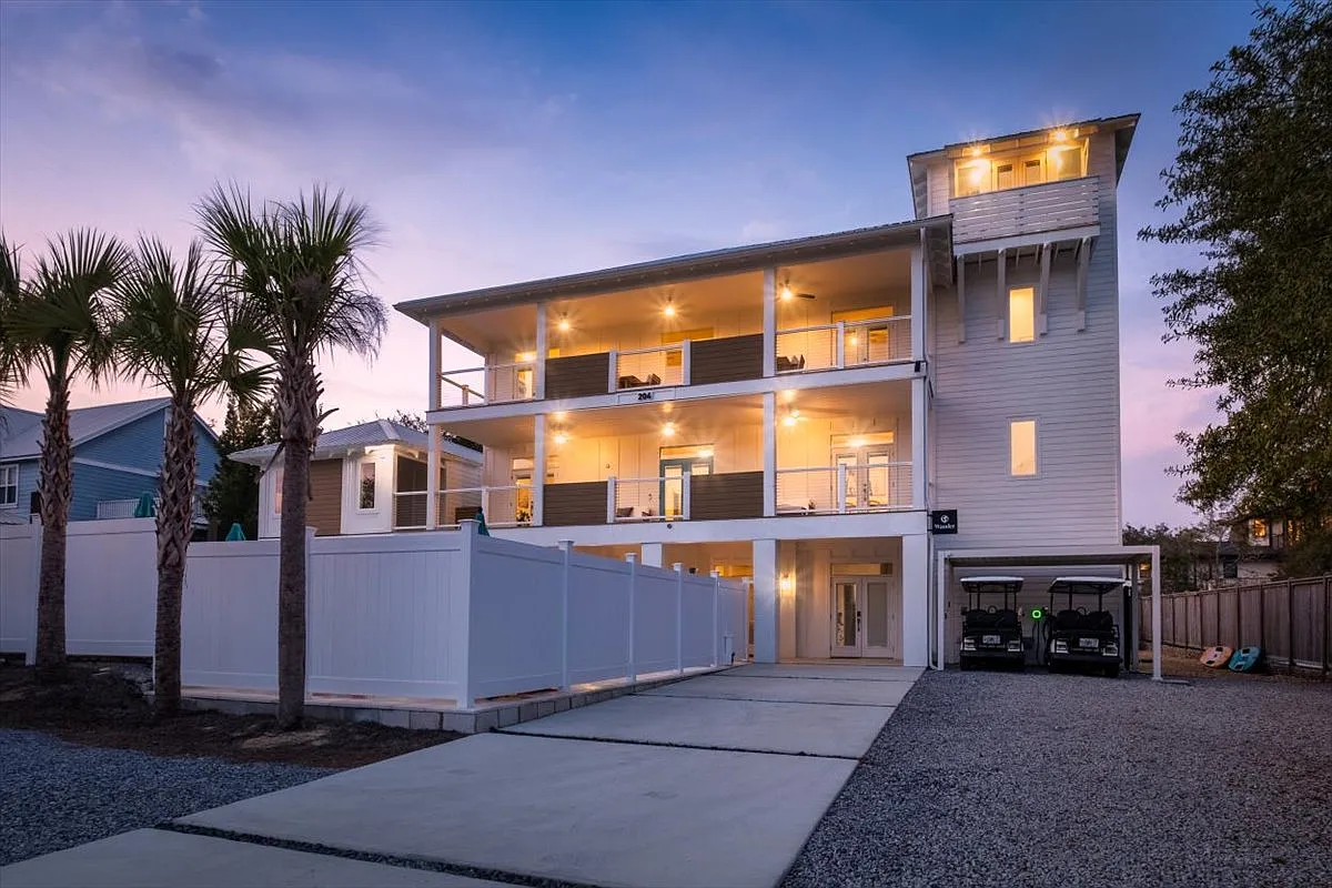 10 bed, 6687 sqft, $40,000 — Photo 4