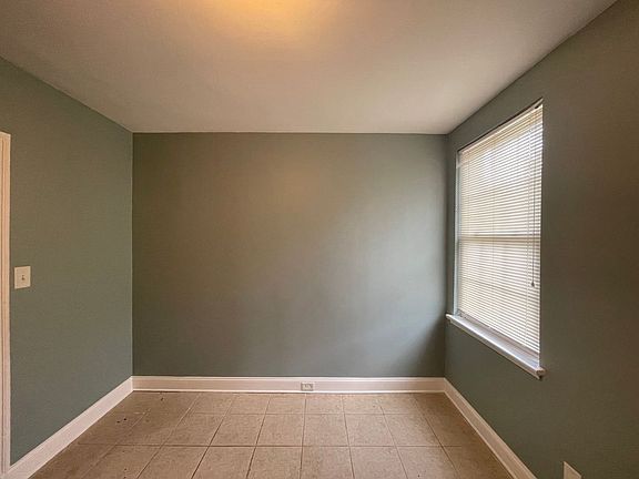 5th image of 833 North Ave APT A1