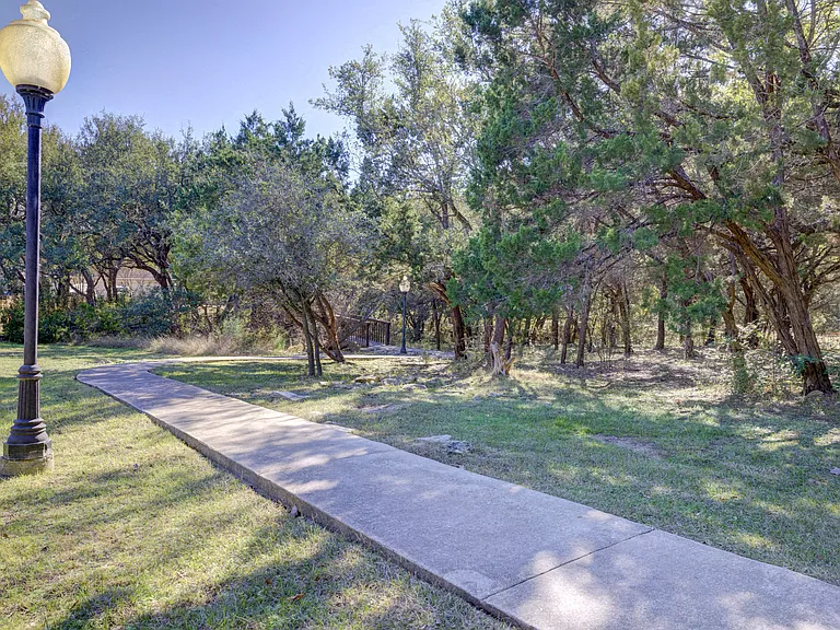 Lantana Ridge — Photo 19