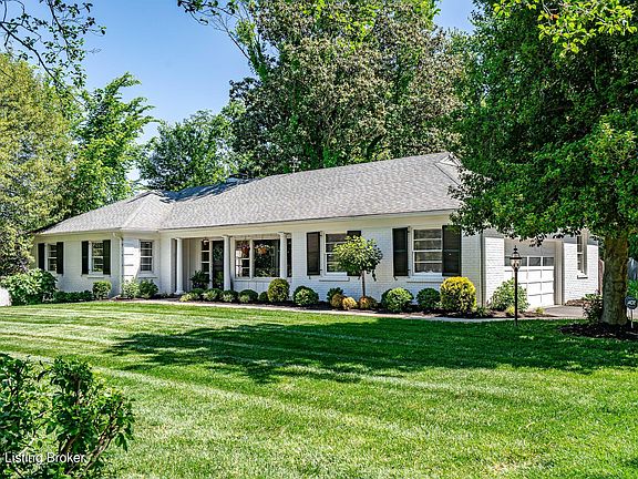 3rd image of 223 Blankenbaker Ln