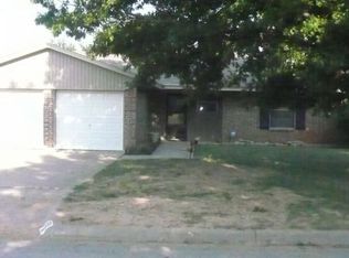 2327 NW 75th St, Lawton, OK 73505