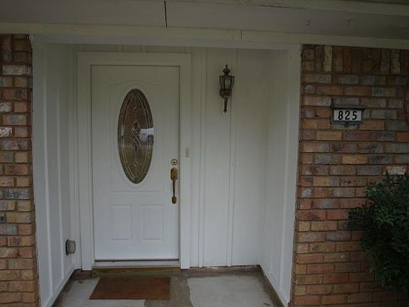 2nd image of 825 San Marcos Ln