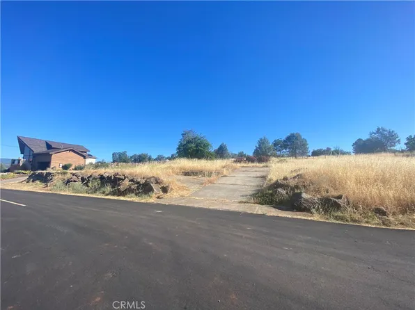 18350 Grizzly Ct #8, Hidden Valley Lake, CA 95467