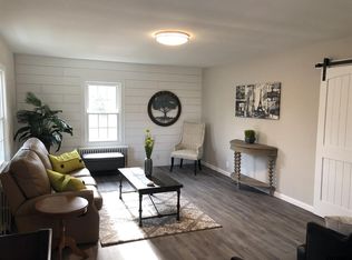 226 Old Niskayuna Rd, Latham, NY 12110