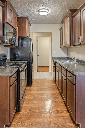 Delta Square Apartments - Lansing, MI Photo 1