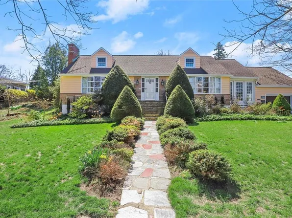 4 Greyrock Road N, Port Chester, NY 10573