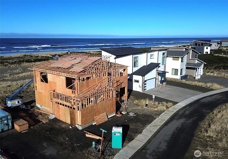 5th image of 1409 S Cohasset Crest