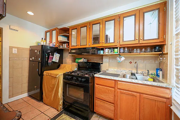 Sold by Remax Edge | media 4