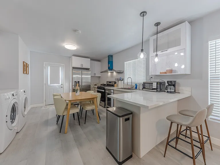 2461 Saint Pierre Ave — Photo 12