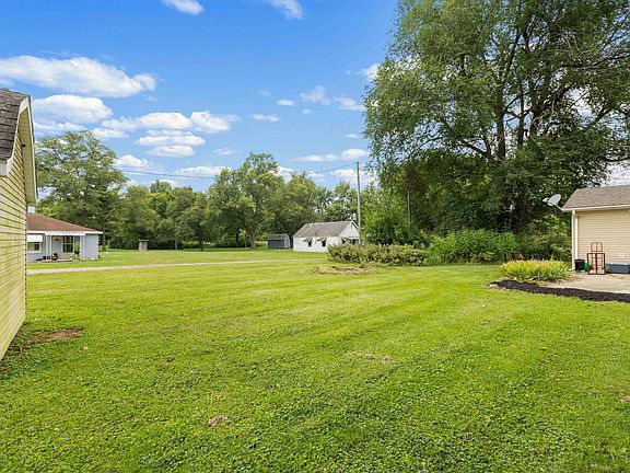 5th image of 9026 Aboite Rd