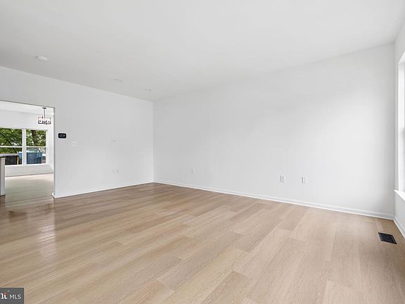 4th image of 14723 Beaumeadow Ct