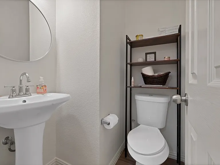 1708 Kittyhawk Dr — Photo 8